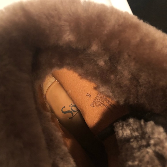 Sofft ankle boots, size 9M worn maybe twice honestly, still in awesome shape👍 - Picture 4 of 4